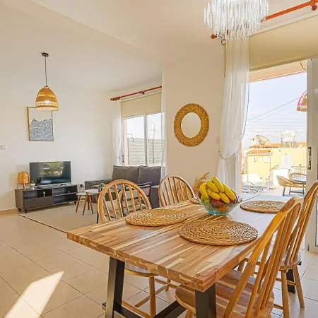 Parea 2 Bedroom In فيلة