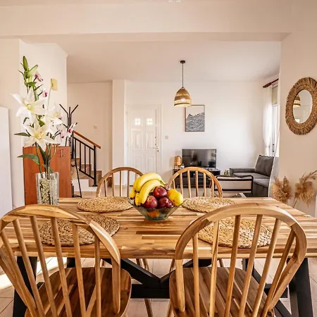 Parea 2 Bedroom In *